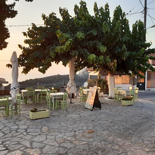 Alekos Taverna in Athani village